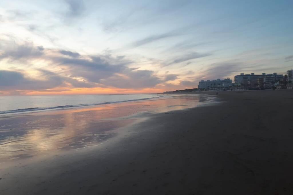 Acogedor Apartamento A 100 M. De Pinares Y Playa Lägenhet Rota Exteriör bild