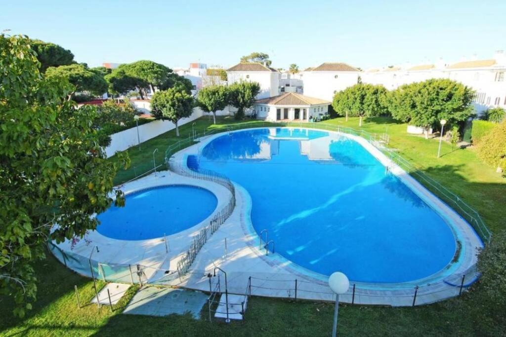 Acogedor Apartamento A 100 M. De Pinares Y Playa Lägenhet Rota Exteriör bild