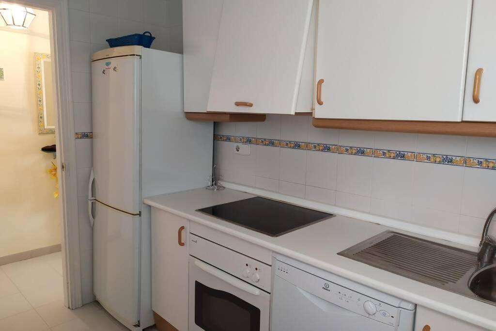Acogedor Apartamento A 100 M. De Pinares Y Playa Lägenhet Rota Exteriör bild